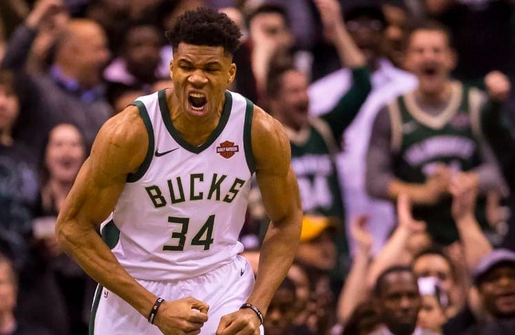 卢卡·东契奇独挑大梁，独行侠巅峰对决展篮球才华